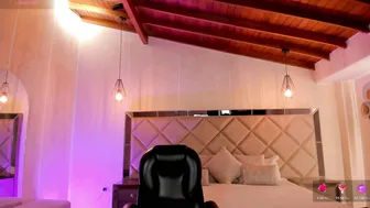 jennaolson on live cam 20 August 2025