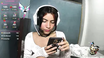 helia_n_amy posing on webcam 21-Aug-25