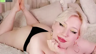 Rachelcart bigass posing on cam