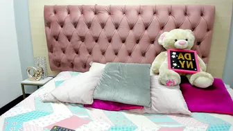 daniibelluci porn video posing on webcam