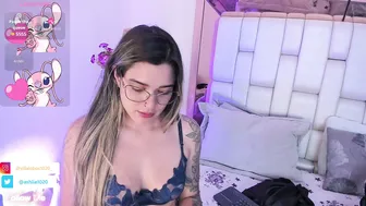 miavillalobos_ amateur cam show 08/22/2025