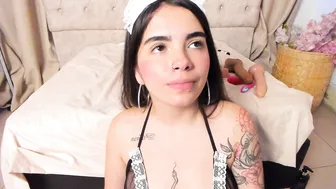 Daphneglas cam girl chat - (08-25-2025)