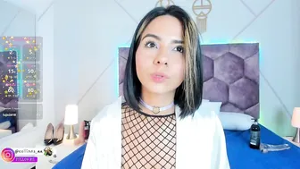 _aurora_collins_ cam show 26-Aug-25