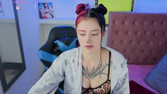 _lucia_21 porn chat 08/27/2025