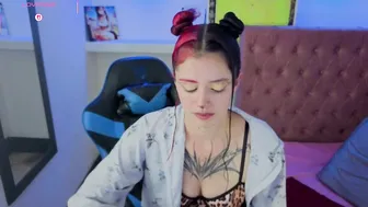 _lucia_21 porn chat 08/27/2025