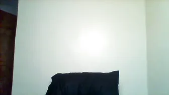 Pixie_roman pvt posing on cam