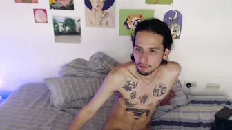 astryd69 posing on cam - (08/29/2025)