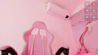 Maariangel posing on webcam (08/29/2025)