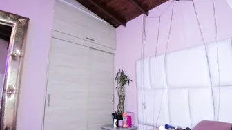 Kiana_cream cam girl (08-29-2025)