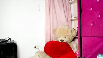 ammyy_brown squirt on cam