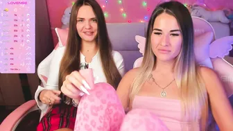 hotty_girls_here feet live on cam