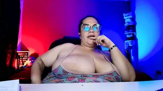 Lulubigtitts webcam video 01-Sep-25