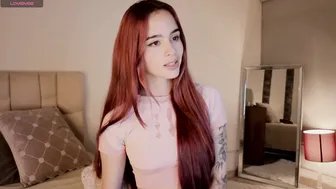 roxxy_mora video chat porn posing on webcam