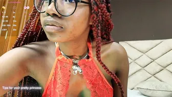 raqueljones_ posing on webcam (09-03-2025)