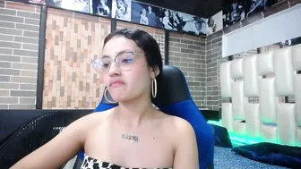 antonella_sweetlittle private on live cam