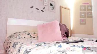 lorendolltsx posing on webcam (09-03-2025)