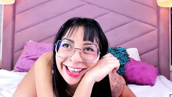 Miaweiss on webcam 04-Sep-2025