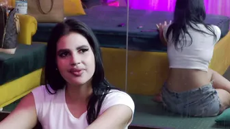Juliaharveyy nude posing on webcam