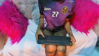 gletty_noa recorded nude video 177469