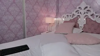 little_doll_4u 04-Sep-25 porn cam
