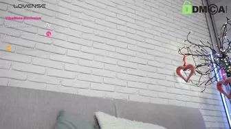_wild_berry cam show (02/25/2025)