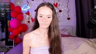 Hottiesteverly webcam - (02/26/2025)
