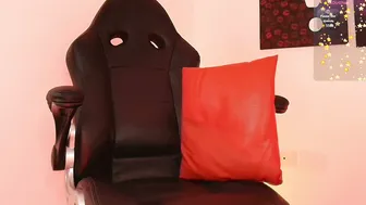 Iamlola_ posing on webcam 07-Sep-25