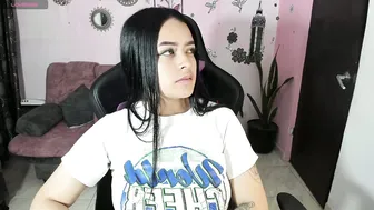 vio_let_ (09/07/2025) on live cam