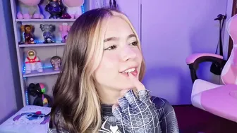 emilykarterr video cam porn (09/09/2025)