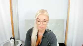 Kristyflowers cam video 09/10/2025
