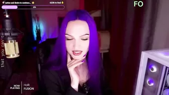 _mistress__ findom posing on webcam