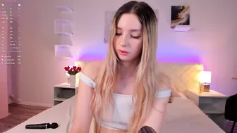 Chloe_lov_ cam show 07 March 2025