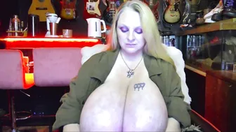 lillyth bigboobs 09/11/2025