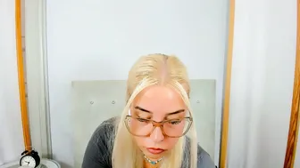 kristyflowers interactivetoy - (09/11/2025)