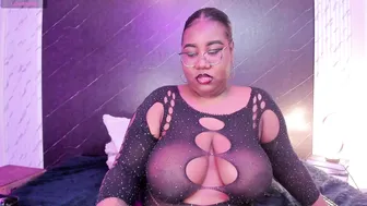 darnellqueen 11-Sep-25 bigboobs