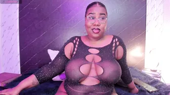 darnellqueen 11-Sep-25 bigboobs