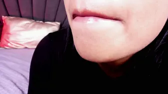 Kim_johnsson posing on webcam 12 September 2025