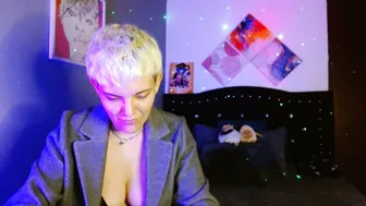 Mackenziemoon video (09/12/2025)