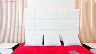 iris_thompson cam nude (09-12-2025)