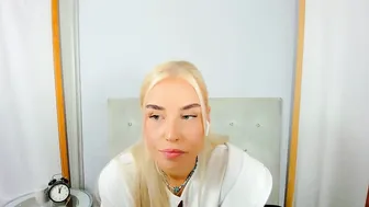 Kristyflowers hot live cam video - 09-12-2025