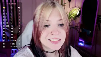 arielabradberry on live cam 09-12-2025