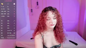 Lovely_emma18 latina posing on cam