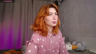 Evaa_moonn_ cam video 13-Sep-25