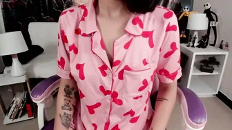 yunablack posing on cam - 14-Sep-25