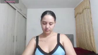 anthonela_queen amateur cam 09-15-2025