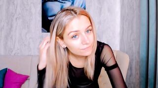 stellamoorre live webcam show (03-09-2025)