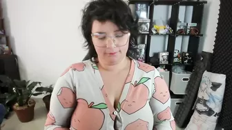 Aikadreams bbw posing on cam