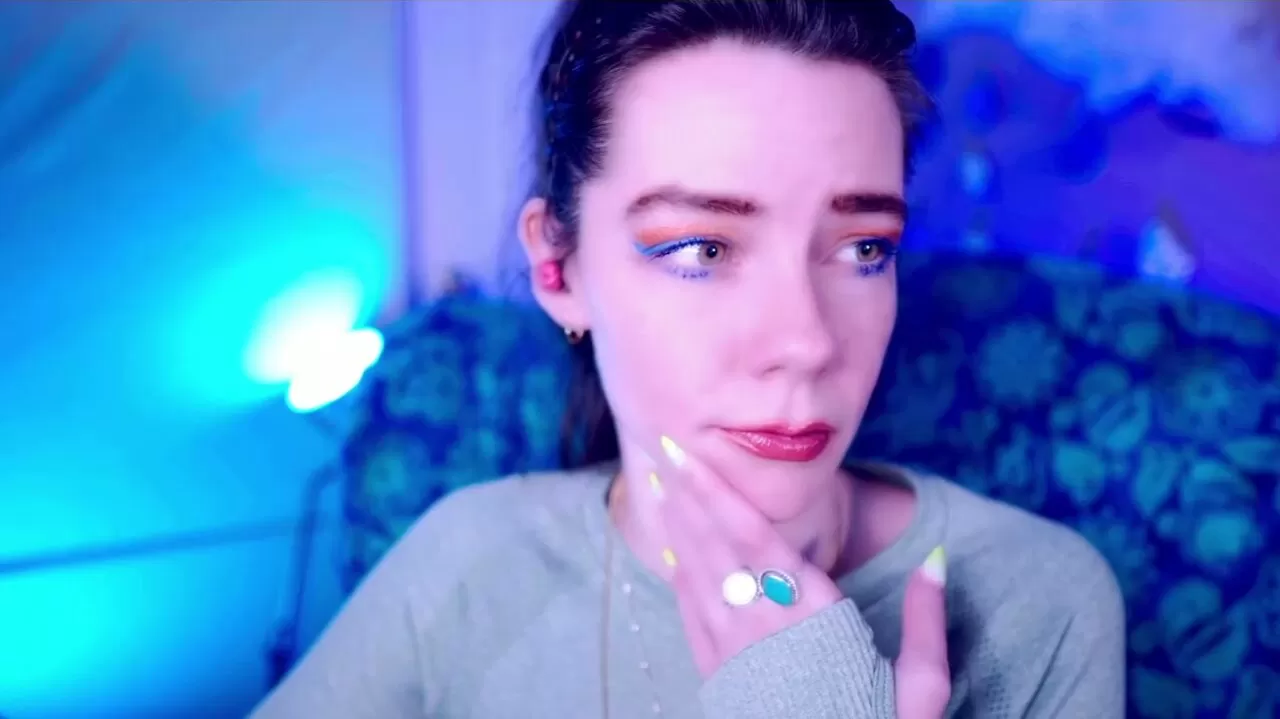 Chaturbate, boobs