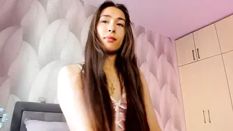 shy_bambiii show live on cam