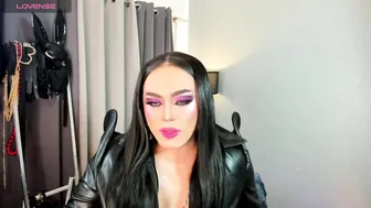 Yourfiercemistress bigcock cam sex chat